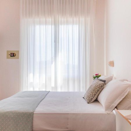 Mon Hotel Misano Adriatico Bagian luar foto